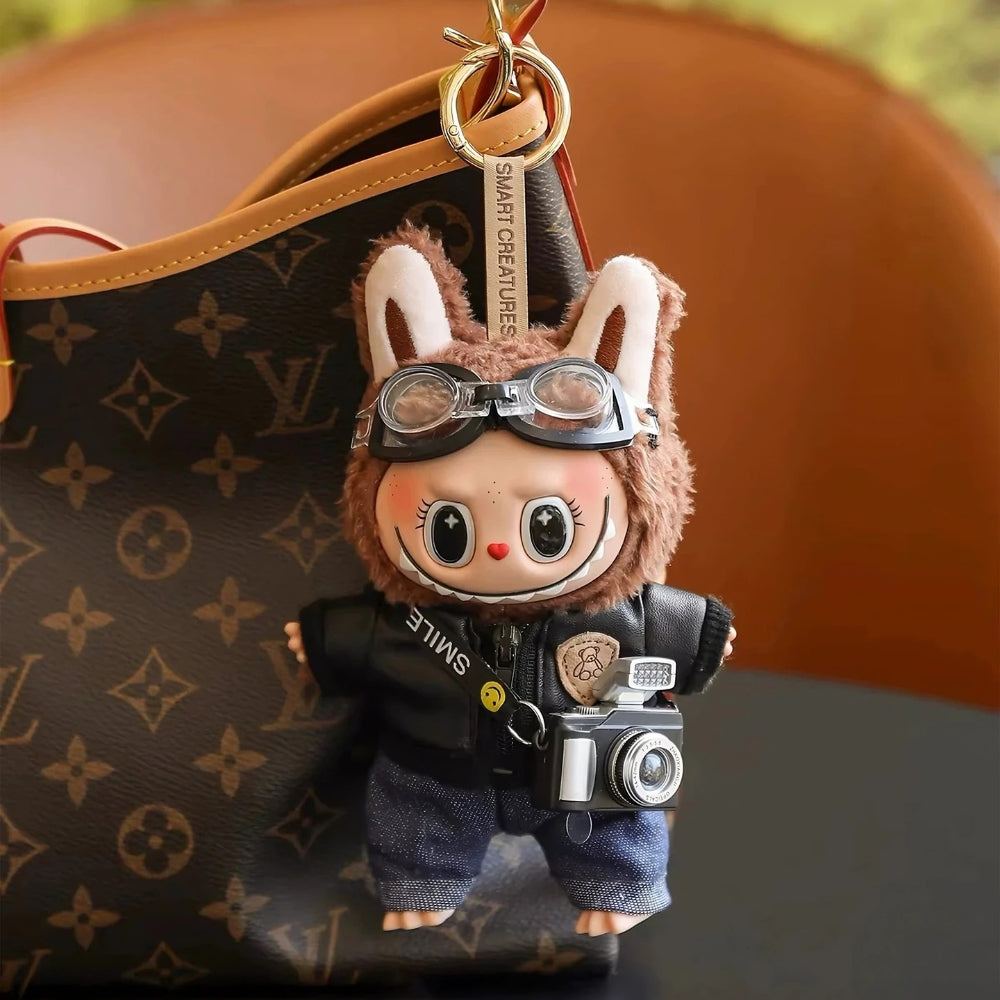 Charm Labubu Turístico