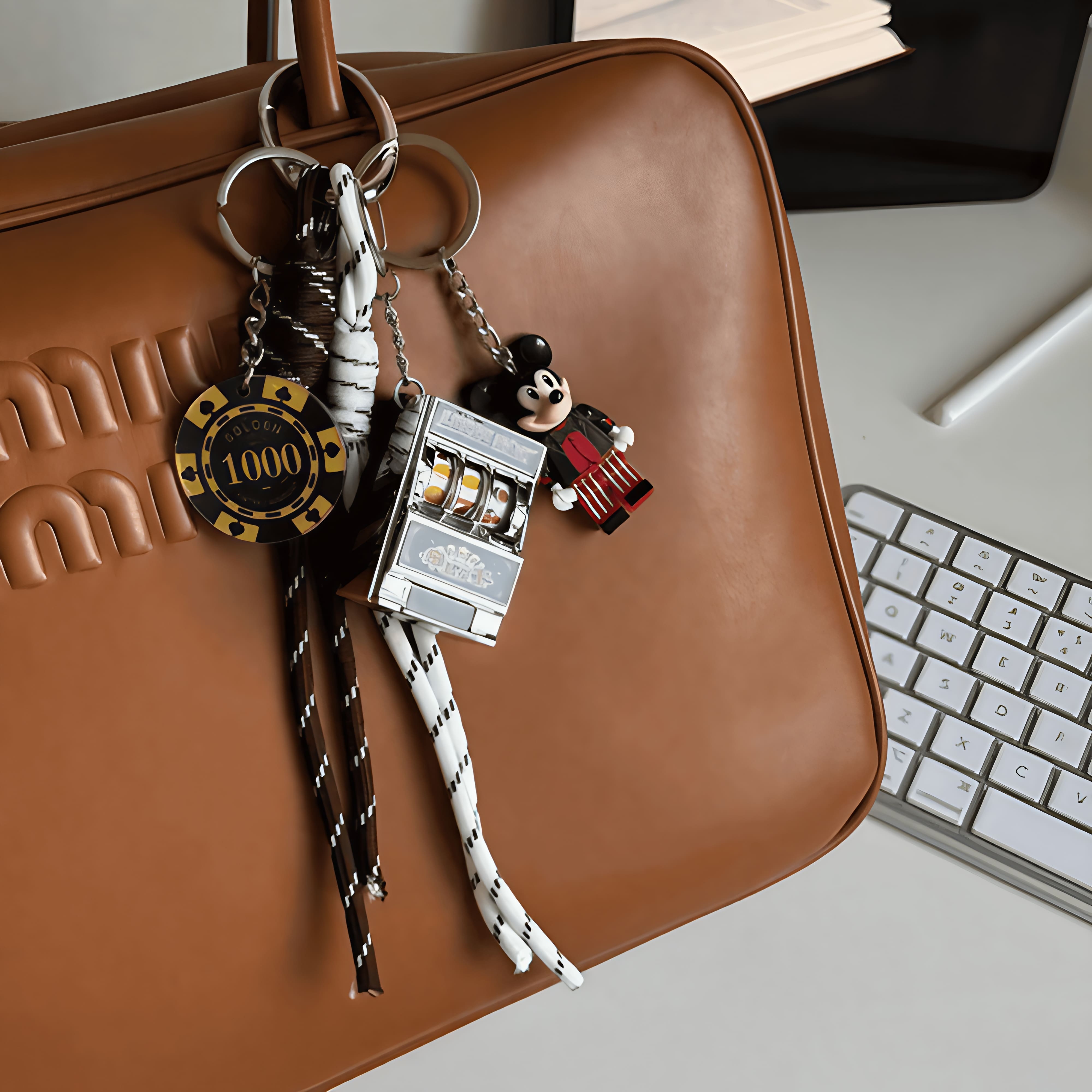 Charm Mickey Estilo Casino